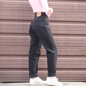 Black Levi’s 550 mom jeans sz26